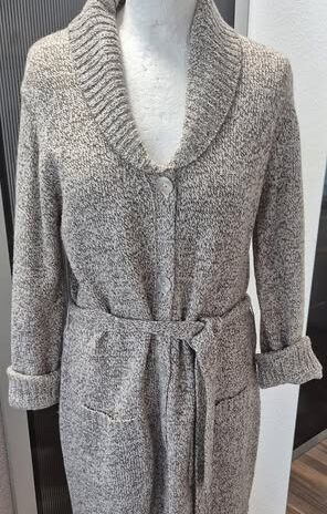 Strickweste mit Bindegürtel “ Olsen “ Größe 38 in Dunkelbraun/Offwhite meliert 30% Wolle