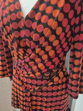 Shirt “ Taifun “ Größe 36 in Terracotta/Schwarz/Weinrot gemustert