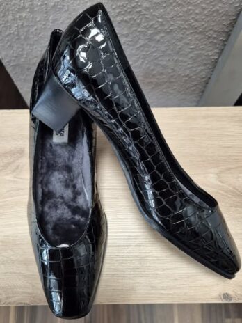 Pumps “ Donna Laura Venezia “ Größe 40 in Schwarz/Lackleder NEU!