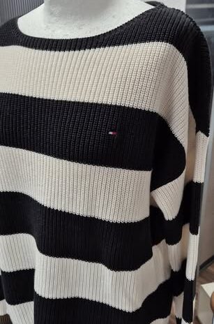 Pulli “ Tommy Hilfiger “ Größe M in Schwarz/Offwhite gestreift