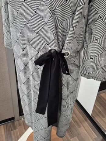 Kleid “ Cartoon “ Größe 40 in Schwarz/Weiß gemustert