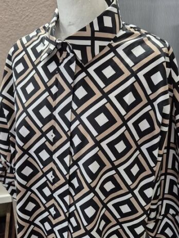 Bluse “ Christian Berg “ Größe 42 in Schwarz/Weiß/Camel gemustert