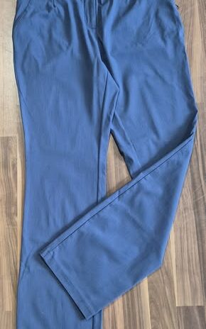 Hose “ Helena Vera “ Größe 42 in Jeansblau