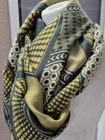 Pashmina “ Made in Italy “ in Olivgrün/Gelb/Beige gemustert 100% Viscose