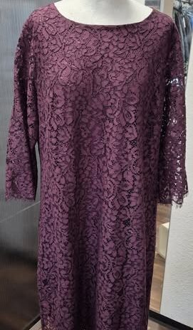 Spitzenkleid “ Sa.Hara “ Größe 42 in Bordeauxrot NEU!