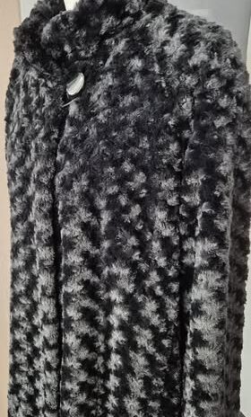 Jacke “ Dennis Basso “ Größe 38 in Schwarz/Webpelz Fake Fur