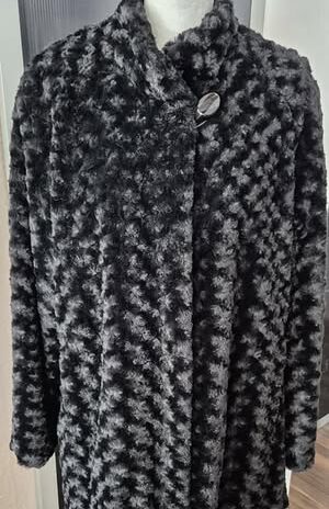 Jacke “ Dennis Basso “ Größe 38 in Schwarz/Webpelz Fake Fur