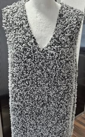 Pullunder “ Cos “ Größe L in Schwarz/Weiß gemustert