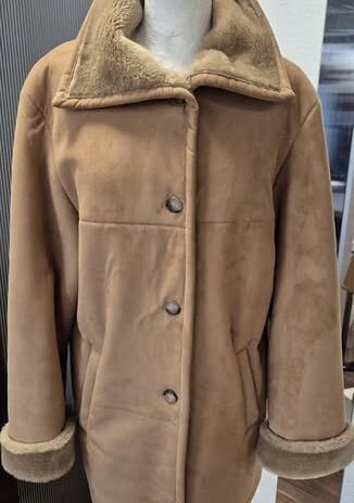 Jacke “ Petite M. “ Größe 38 in Camel/Waschleder/Webpelz