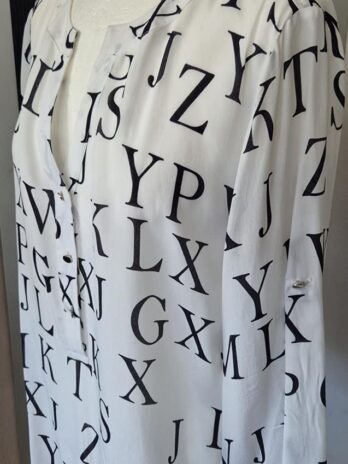 Bluse “ Jones “ Größe 40/42 in Weiß/Schwarz gemustert 100% Viscose