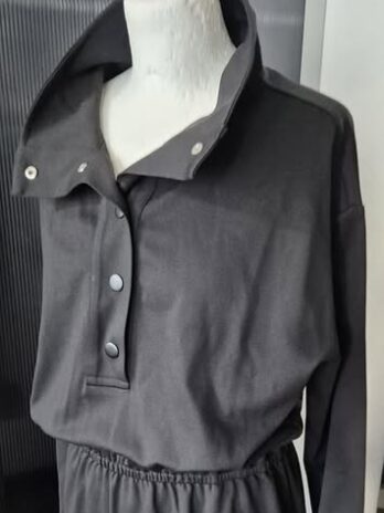 Kleid “ Cartoon “ Größe 40/42 in Schwarz 70% Viscose