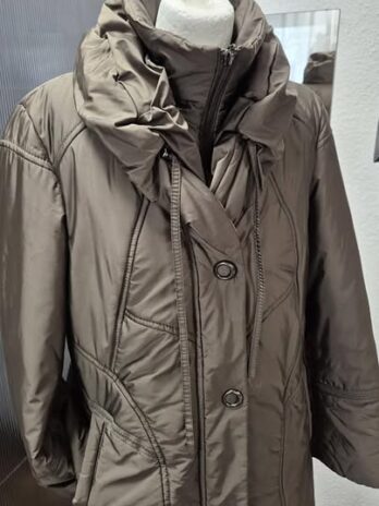 Steppjacke “ Bonita “ Größe 38 in Olivgrün