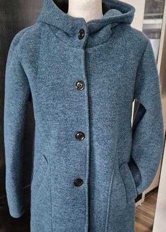 Jacke mit Kapuze“ Made in Italy “ Größe M in Petrol warmes Innenfutter