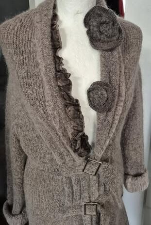 Strickmantel “ Pois “ Größe 36 in Taupe 30% Mohair