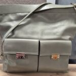 Tasche “ Coccinelle “ in Salbeigrün/Leder Breite ca 41cm Höhe ca 38cm