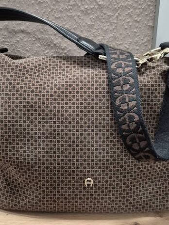 Tasche “ Aigner “ in Braun/Schwarz Breite ca 42cm Höhe ca 27cm