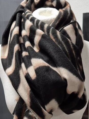 Schal “ Made in Italy “ in Schwarz/Beige/Cognac gemustert 100% Viscose