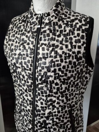 Steppgilet “ Le Comte “ Größe 38/40 in Schwarz/Offwhite gemustert