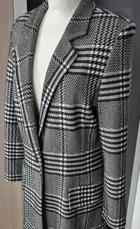 Blazer “ Joseph Ribkoff “ Größe 38 in Schwarz/Weiß kariert