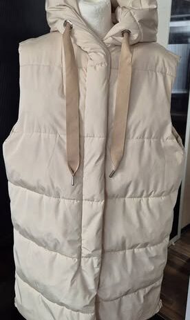 Steppgilet mit Kapuze “ Christian Berg “ Größe 44 in Offwhite