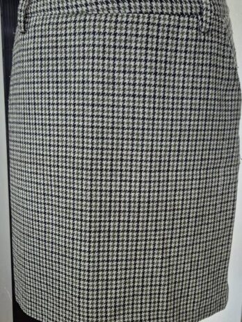 Rock “ Minimum “ Größe 36 in Schwarz/Grau/Olivgrün Hahnentritt 10% Wolle