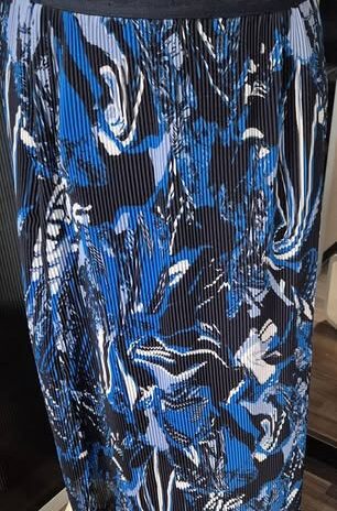 Plisseerock “ Hugo Boss “ Größe 36 in Dunkelblau/Türkis/Weiß gemustert elastischer Bund