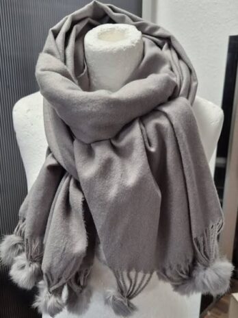 Schal mit Fellbommeln “ Made in Italy “ Größe OS in Hellgrau 70% Viscose 30% Wolle