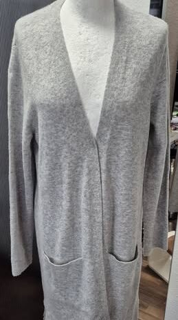 Strickweste “ S. Oliver “ Größe M in Hellgrau verschlusslos 30% Wolle