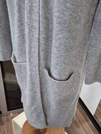 Strickweste “ S. Oliver “ Größe M in Hellgrau verschlusslos 30% Wolle