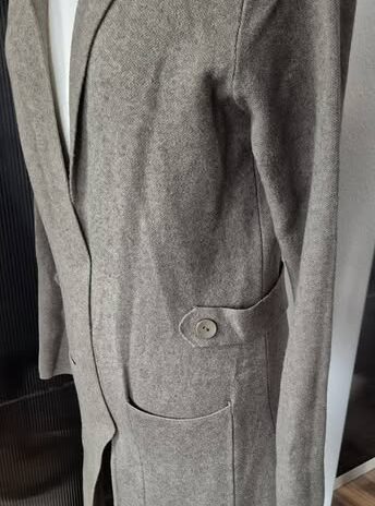 Strickmantel “ Made in Italy “ Größe 36 in Khaki verschlusslos 50% Viscose