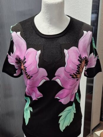 Pulli “ Escada “ Größe 36 in Schwarz/Floral gemustert 77% Viscose