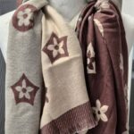 Wendeschal “ Made in Italy “ Größe OS in Dunkelbraun/Beige gemustert