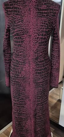 Strickkleid “ Hugo Boss “ Größe 36 in Schwarz/Pink 86% Viscose
