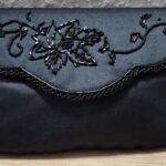 Balltasche “ No Name “ in Schwarz/Satin bestickt Breite ca 23cm Höhe ca 15cm