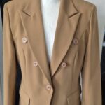 Blazer “ biancoghiaccio “ Größe 38 in Camel