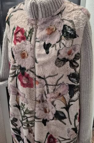 Jacke “ Ayfee “ Größe 38/40 in Beige/Floral Webpelz/Strick 30% Mohair 10% Wolle