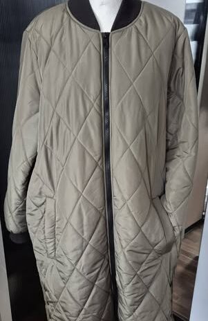 Steppmantel “ Only Carmakoma “ Größe 46/48 in Olivgrün/Schwarz