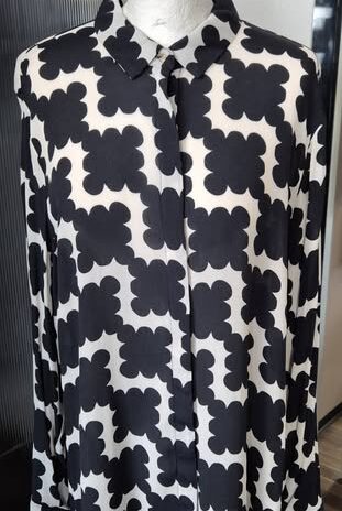 Bluse “ Esprit “ Größe 42 in Dunkelblau/Offwhite gemustert