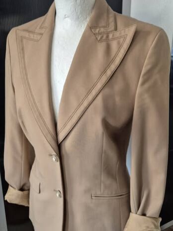 Blazer “ Hugo Boss “ Größe 36 in Camel 98% Schurwolle