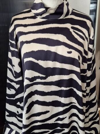 Bluse “ Comma “ Größe 44 in Dunkelblau/Offwhite gemustert