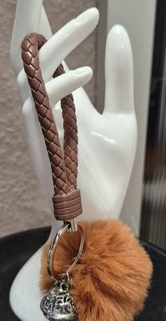 Schlüsselanhänger “ No Name “ in Cognac/Silber