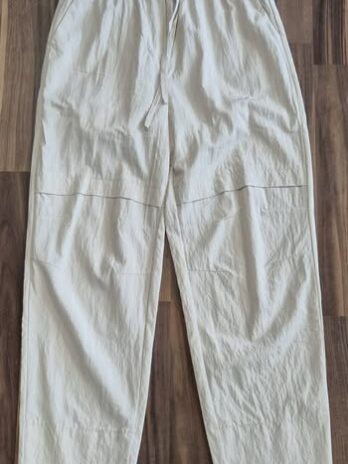 Hose “ YAYA Women “ Größe 36 in Beige elastischer Bund 70% Rayon