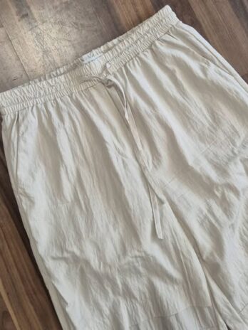 Hose “ YAYA Women “ Größe 36 in Beige elastischer Bund 70% Rayon