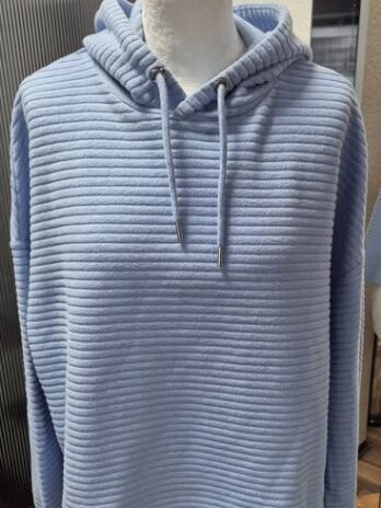 Hoodie “ S. Oliver “ Größe 38 in Hellblau 38% Baumwolle