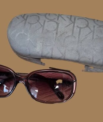 Sonnenbrille mit Etui “ Calvin Klein “ in Braun