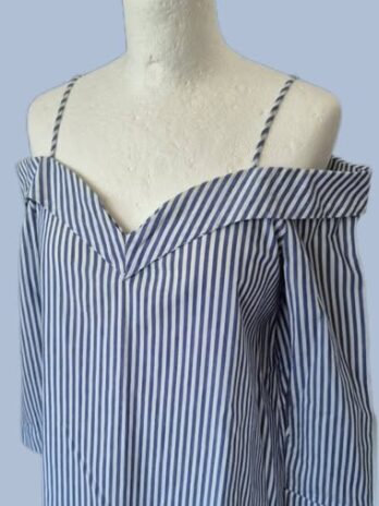 Carmenbluse “ Koolook “ Größe 36/38 in Blau/Weiß gestreift 80% Rayon