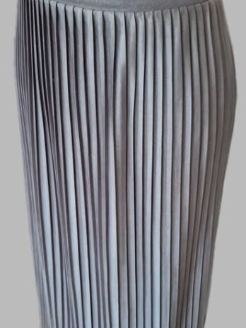 Plisseereock “ Esprit “ Größe 36 in Silbergrau elastischer Bund