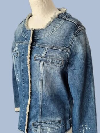 Jeansjacke “ Jones “ Größe 40 in Blau 99% Baumwolle