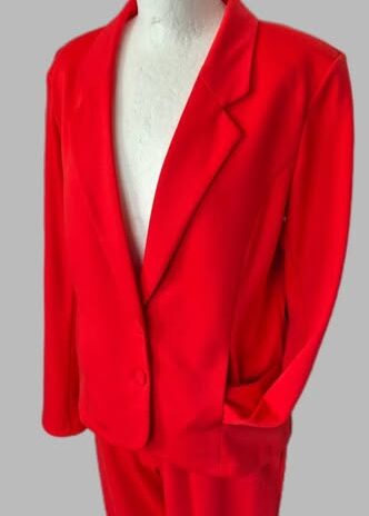 Hosenanzug “ Free/Quent “ Größe 36/38 (Hose 36 elastischer Bund Blazer 38) in Rot 24% Viscose