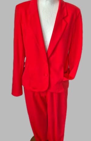 Hosenanzug “ Free/Quent “ Größe 36/38 (Hose 36 elastischer Bund Blazer 38) in Rot 24% Viscose